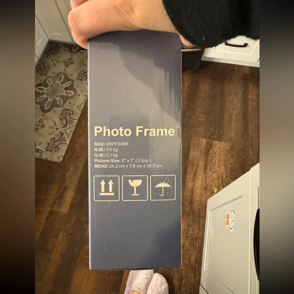 2 Pack of wooden frames